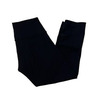 Lululemon 21 Capri size 6
